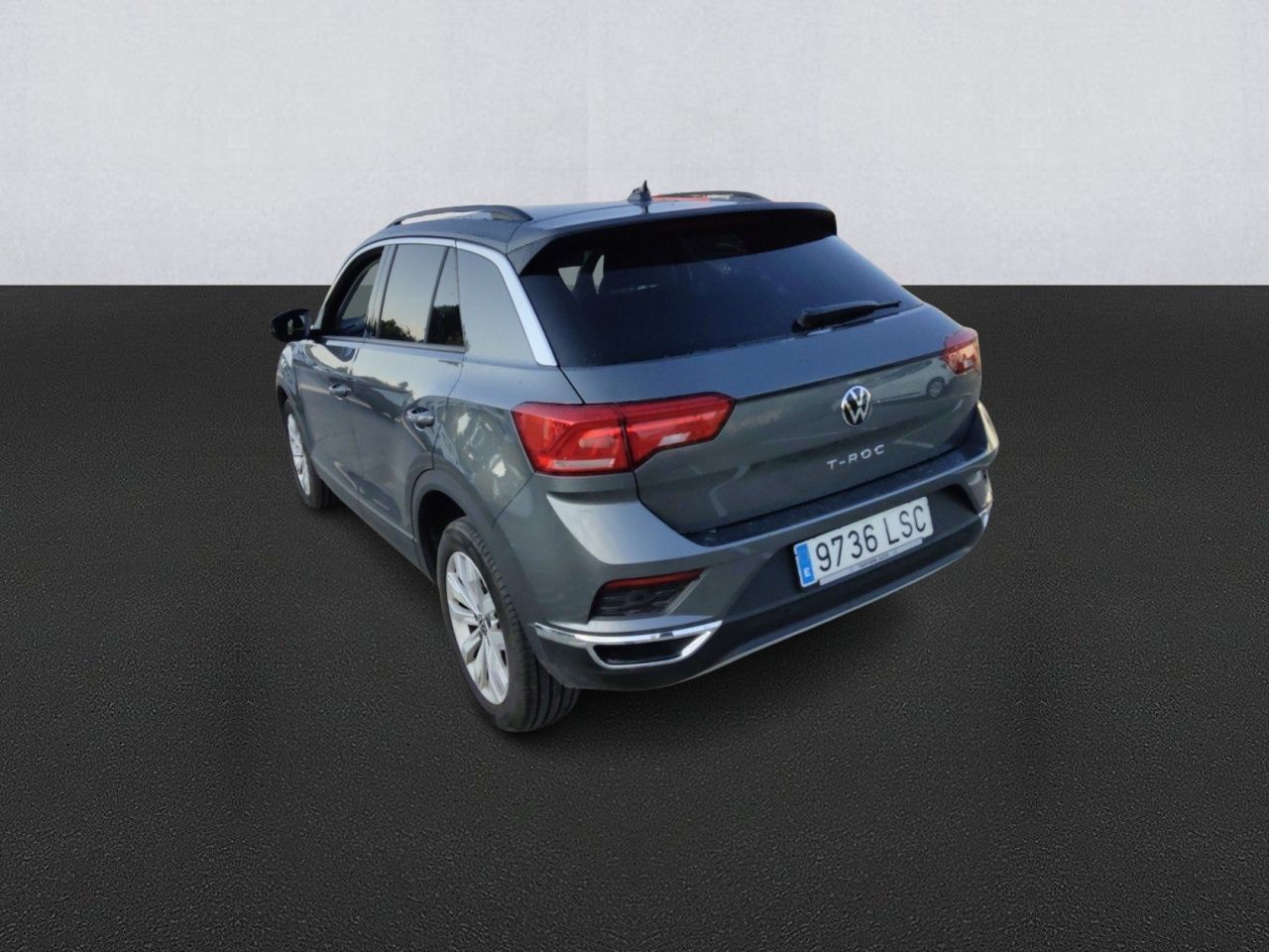 Renting VOLKSWAGEN T-ROC Advance 1.5 TSI 110kW (150CV) DSG