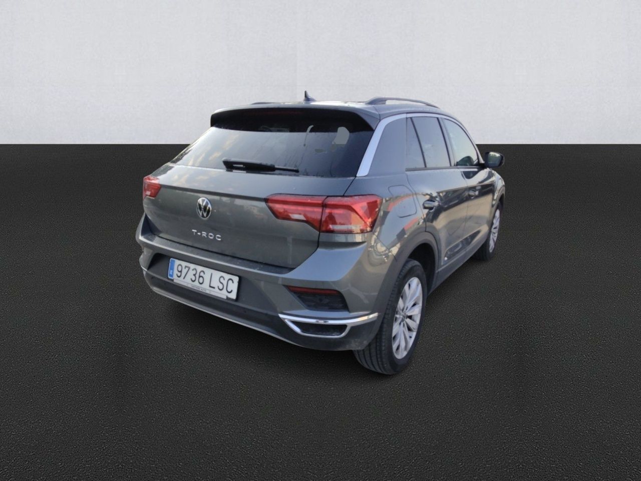 Renting VOLKSWAGEN T-ROC Advance 1.5 TSI 110kW (150CV) DSG