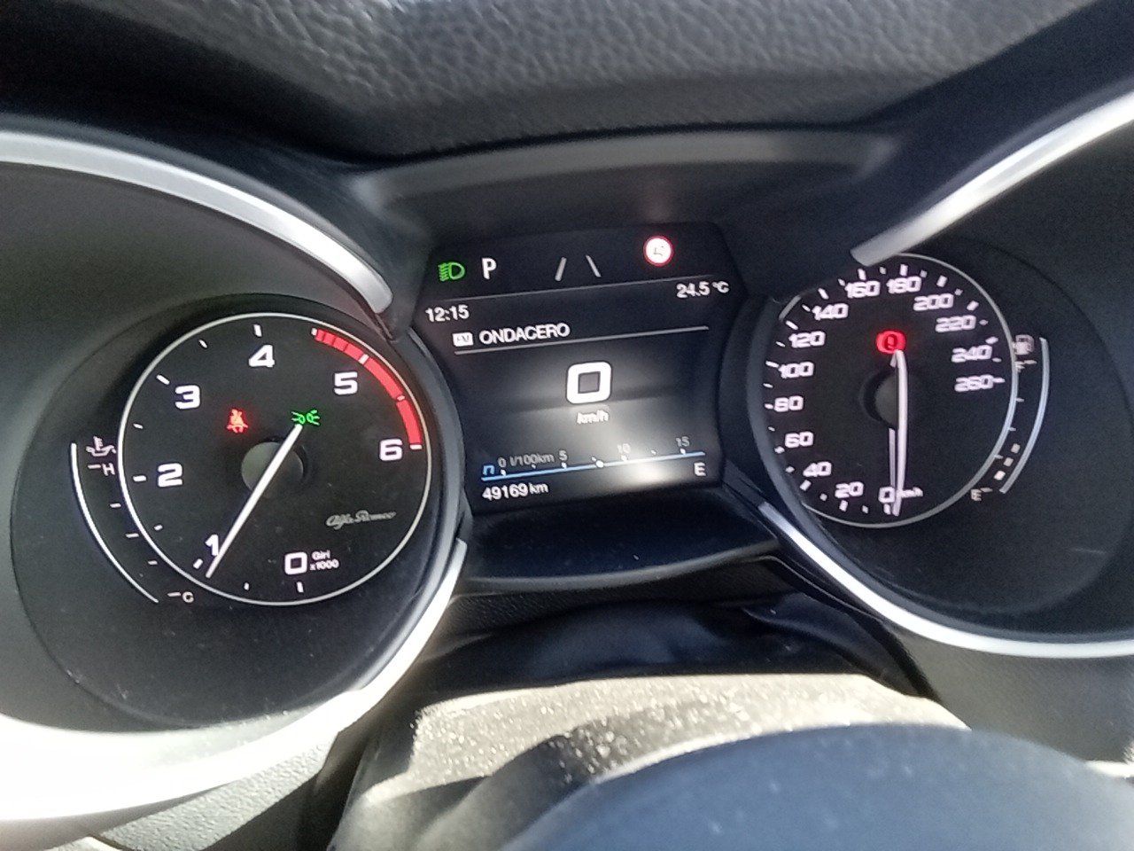 Renting ALFA ROMEO STELVIO 2.2 Diésel 140kW (190CV) Sprint+ Q4