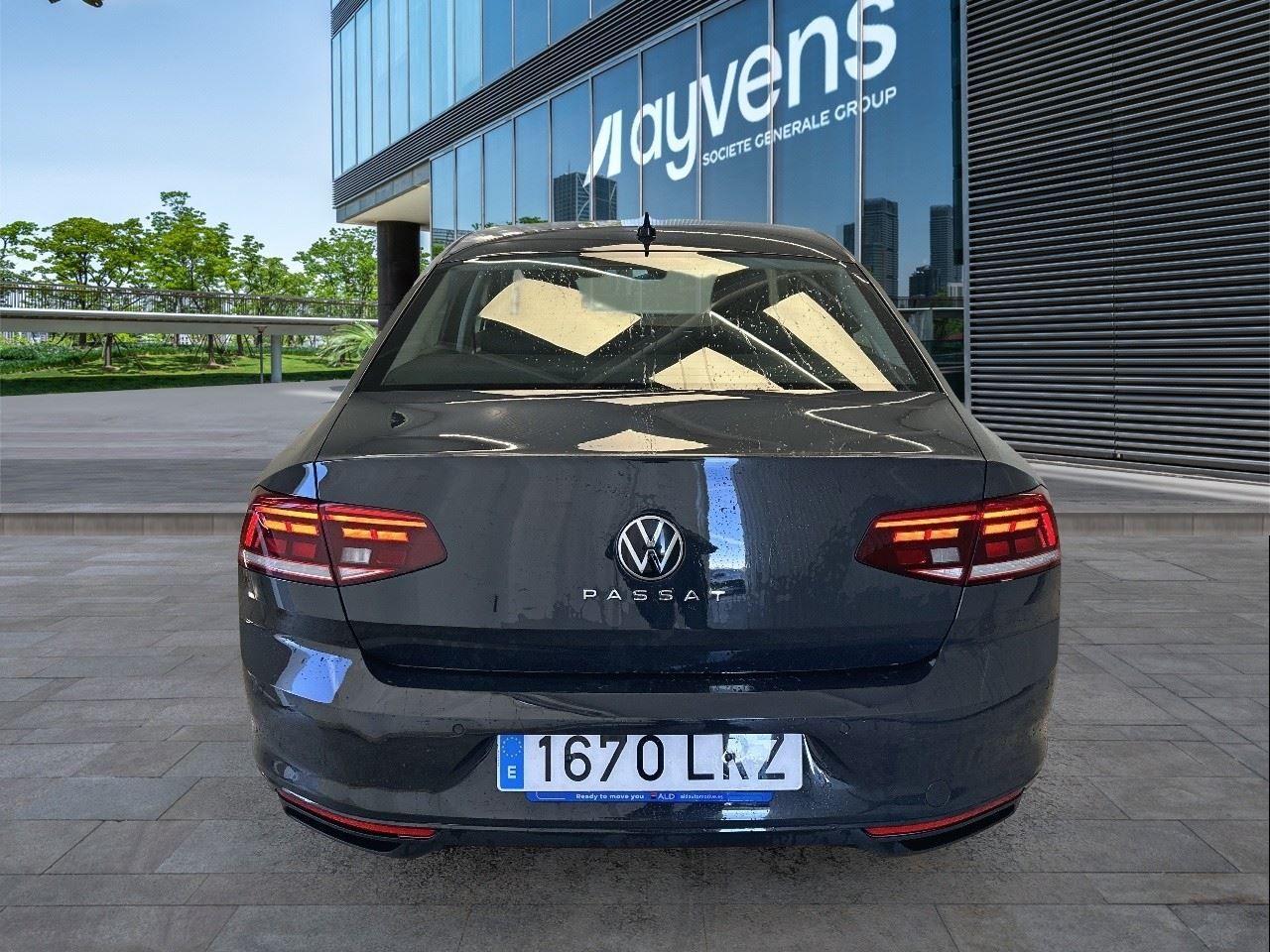 Renting VOLKSWAGEN PASSAT Business 2.0 TDI 90kW (122CV) DSG
