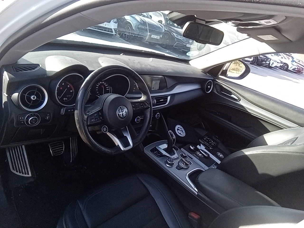 Renting ALFA ROMEO STELVIO 2.2 Diésel 140kW (190CV) Sprint RWD