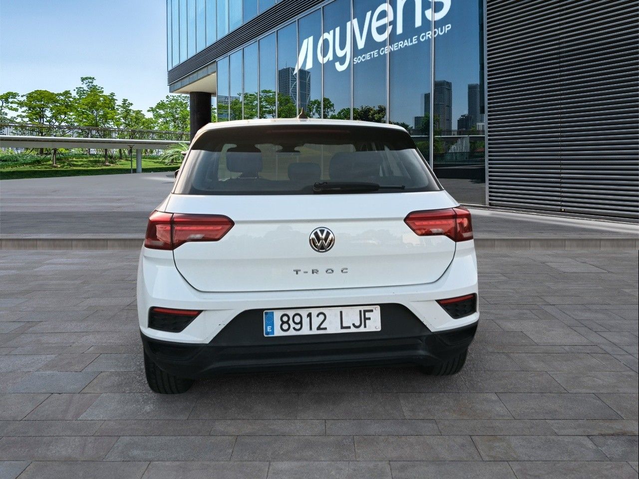 Renting VOLKSWAGEN T-ROC Edition 1.6 TDI 85kW (115CV)