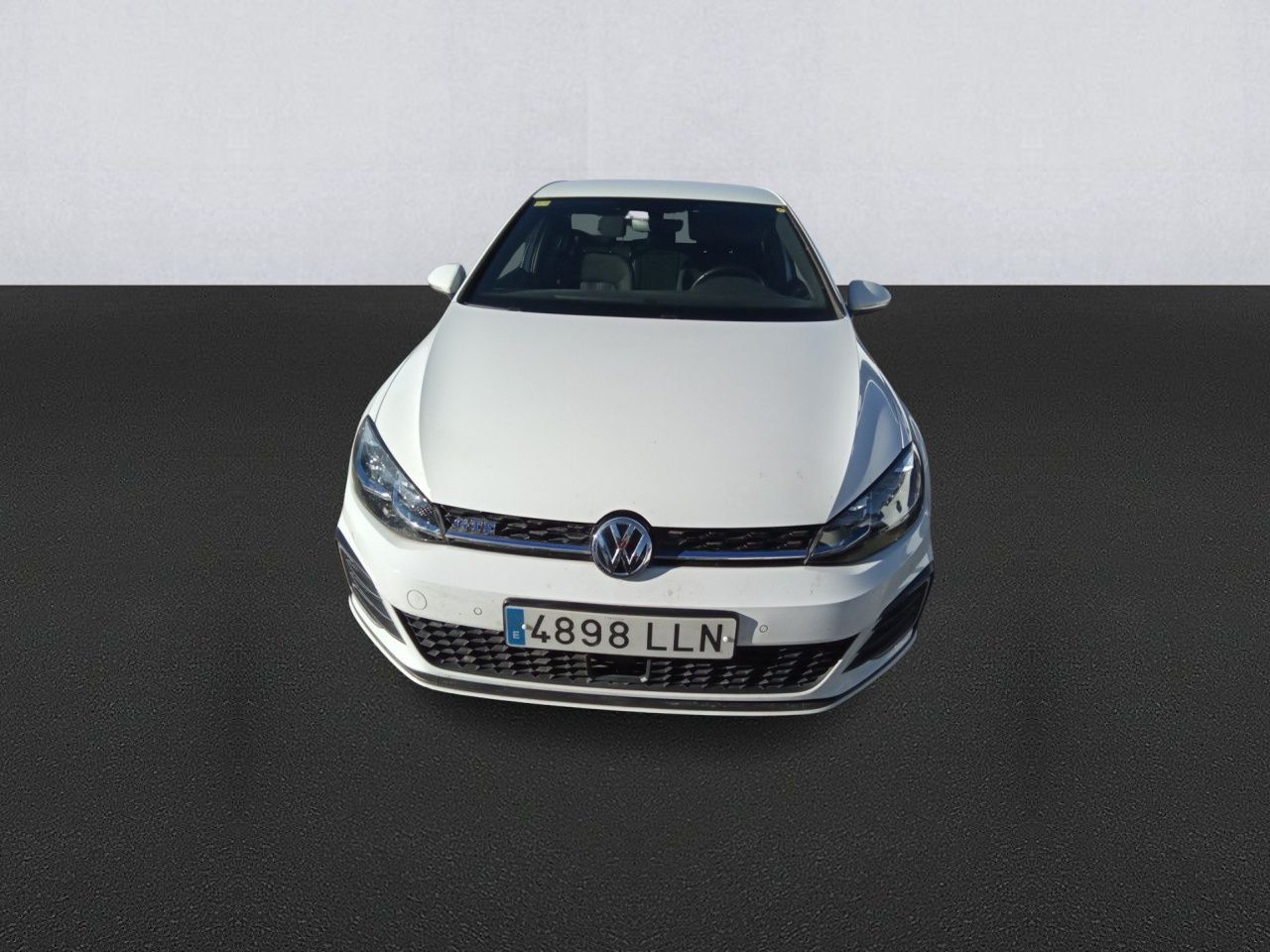 Renting VOLKSWAGEN GOLF (O) GTE 1.4 TSI e-Power 150kW (204CV) DSG