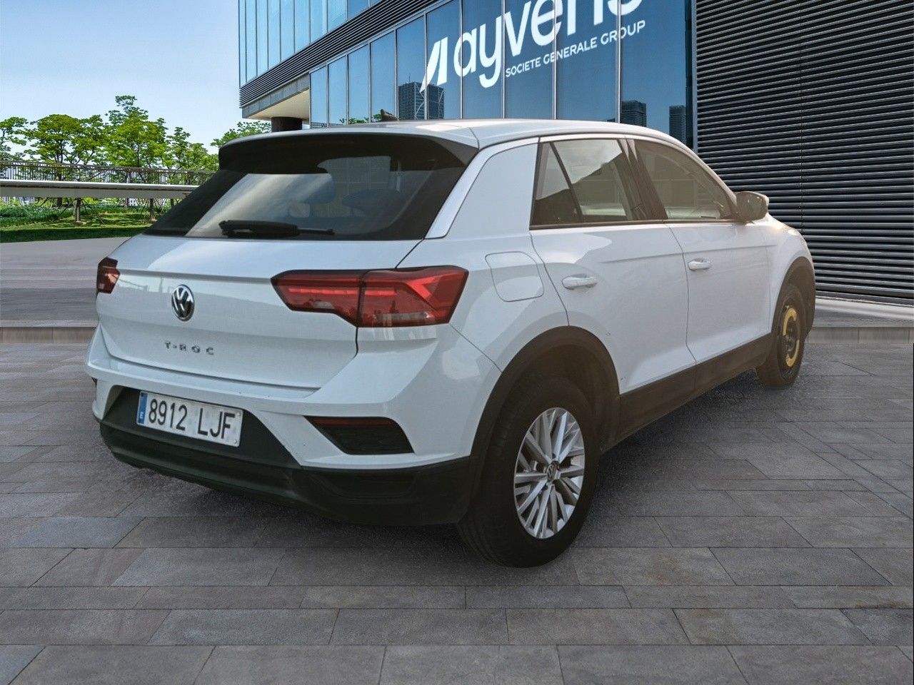 Renting VOLKSWAGEN T-ROC Edition 1.6 TDI 85kW (115CV)