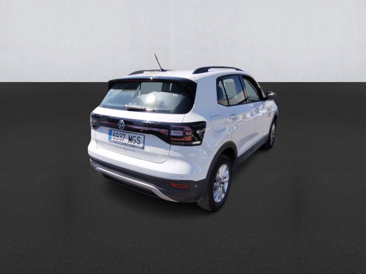 Renting VOLKSWAGEN T-CROSS Advance 1.0 TSI 70kW (95CV)