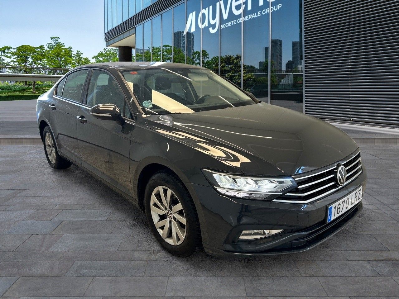 Renting VOLKSWAGEN PASSAT Business 2.0 TDI 90kW (122CV) DSG