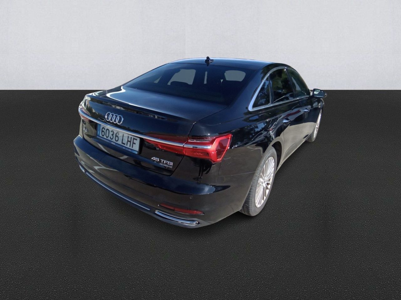 Renting AUDI A6 Design 45 TFSI 180kW quattro-ultra S tr.