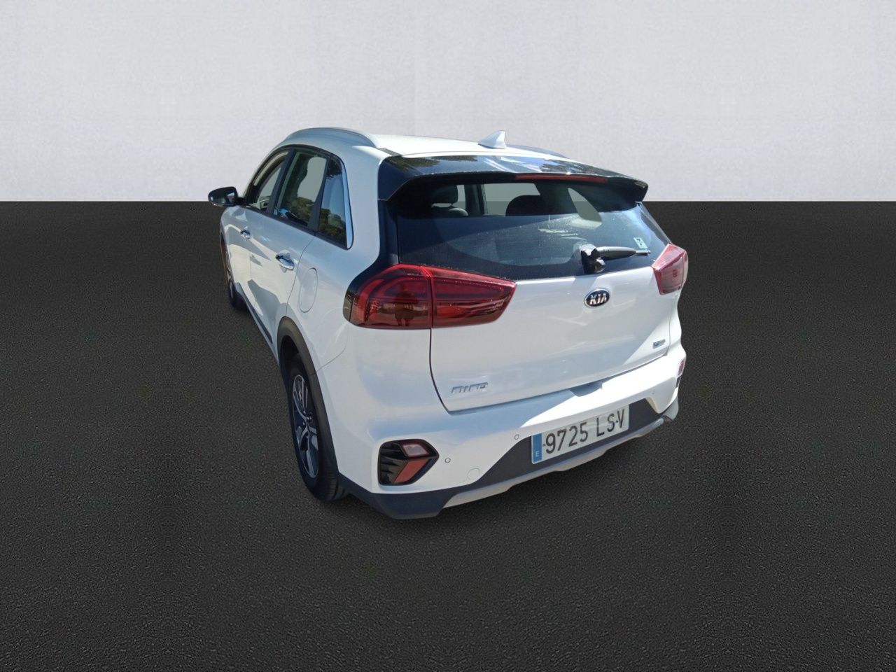 Renting KIA NIRO 1.6 GDi HEV 104kW (141CV) Drive