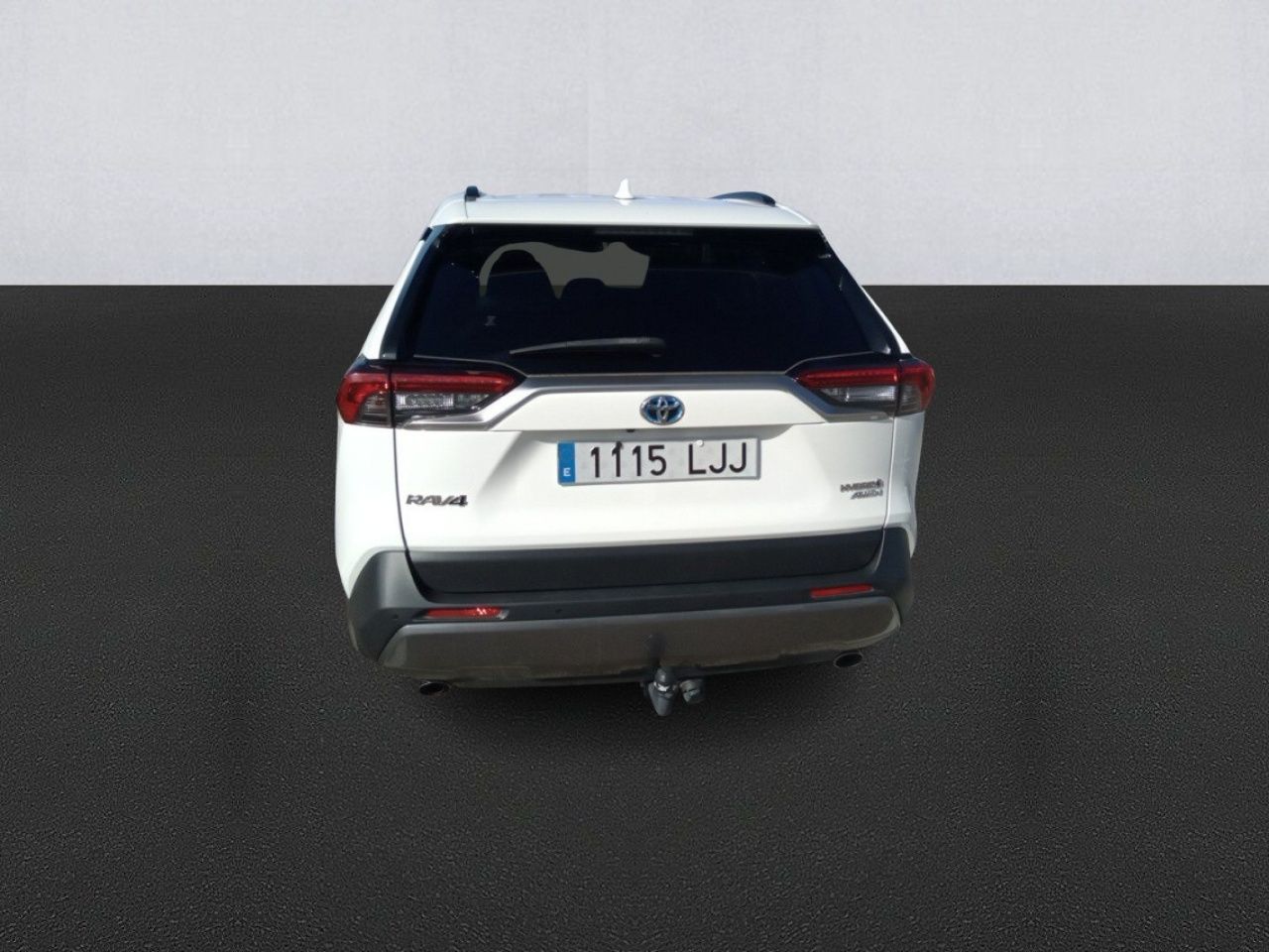 Renting TOYOTA RAV4 2.5l 220H Luxury 4WD