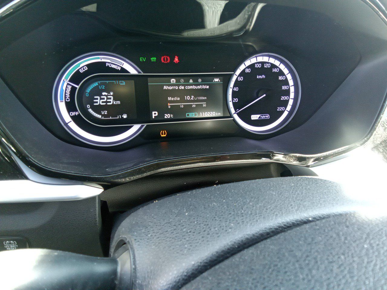 Renting KIA NIRO 1.6 GDi HEV 104kW (141CV) Drive
