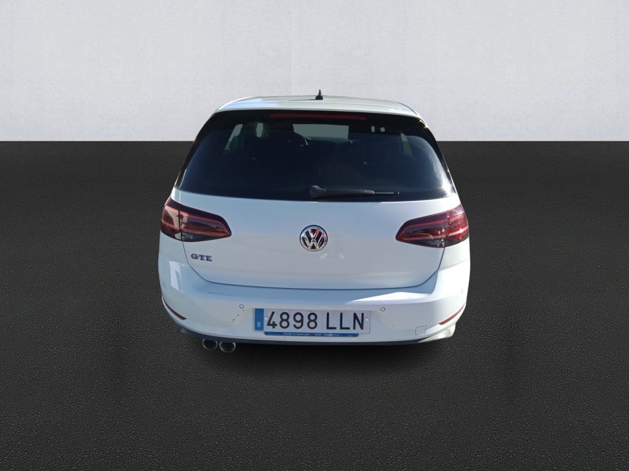 Renting VOLKSWAGEN GOLF (O) GTE 1.4 TSI e-Power 150kW (204CV) DSG
