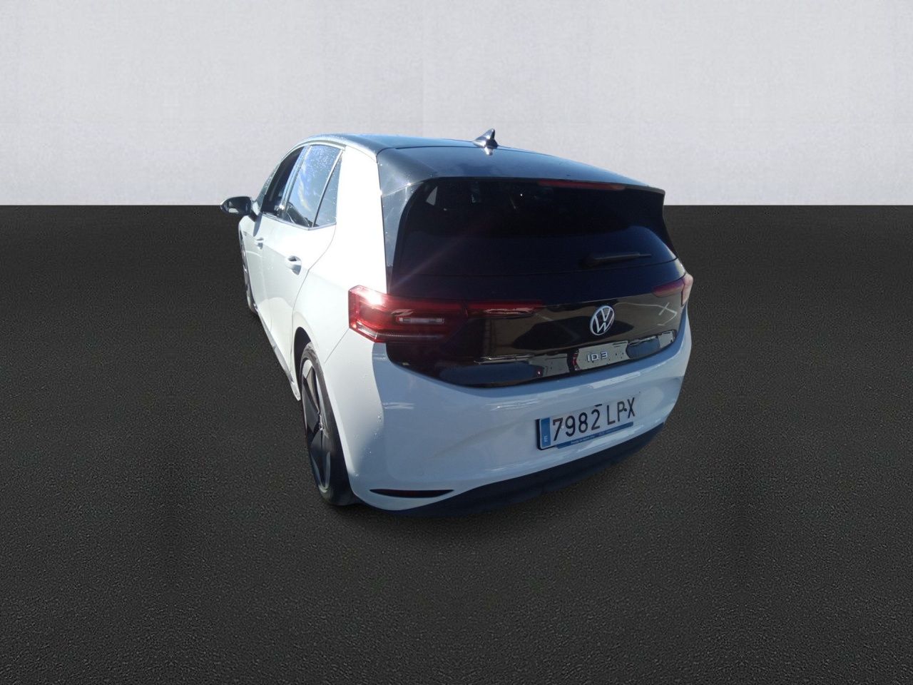 Renting VOLKSWAGEN ID.3 Business 150kW (205CV) Automático 1 vel.