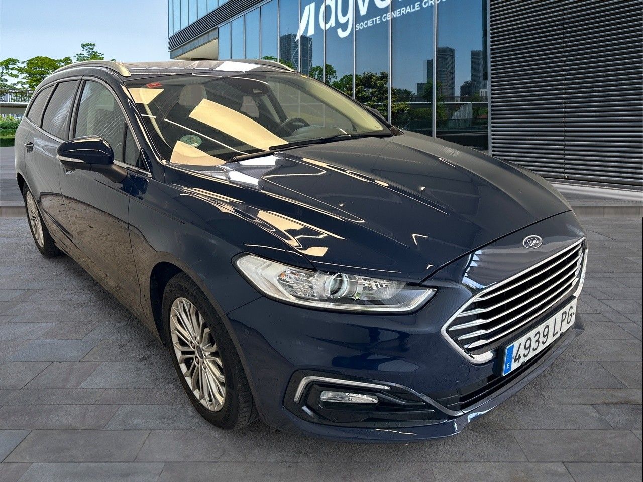 Renting FORD MONDEO 2.0 TDCi 110kW Titanium PowShift SB