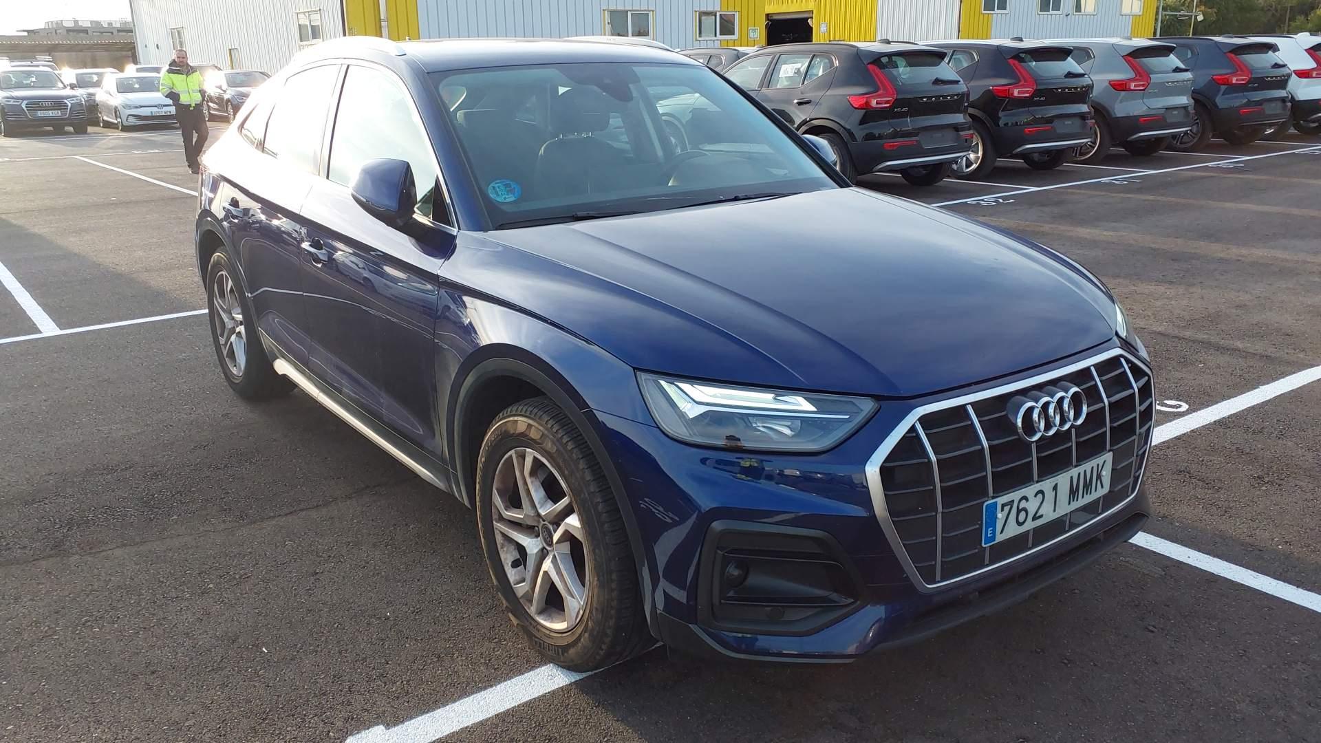 Renting AUDI Q5 SPORTBACK Advanced 35 TDI 120kW S tronic