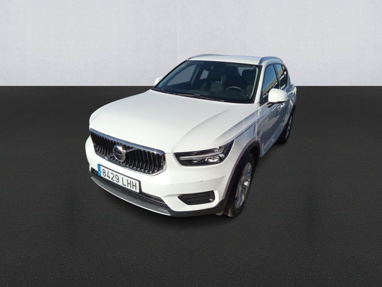 Renting VOLVO XC40 (O) 2.0 D3 Business Plus