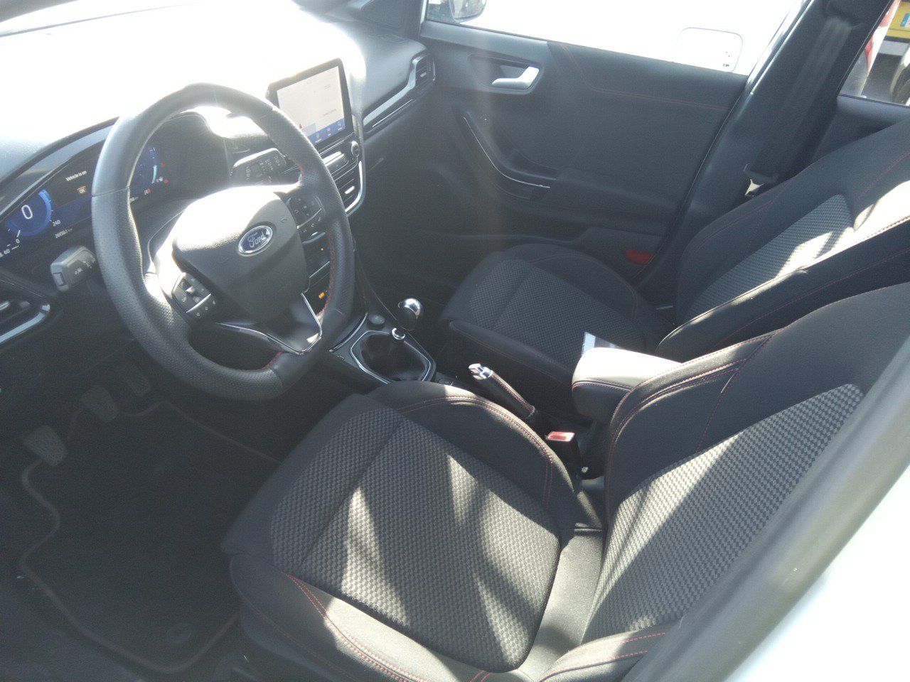 Renting FORD PUMA 1.0 EcoBoost 125cv ST-Line MHEV