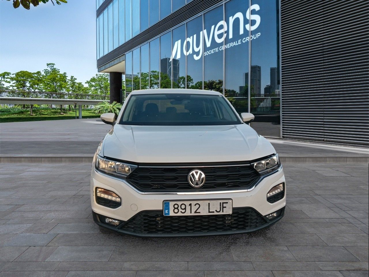 Renting VOLKSWAGEN T-ROC Edition 1.6 TDI 85kW (115CV)
