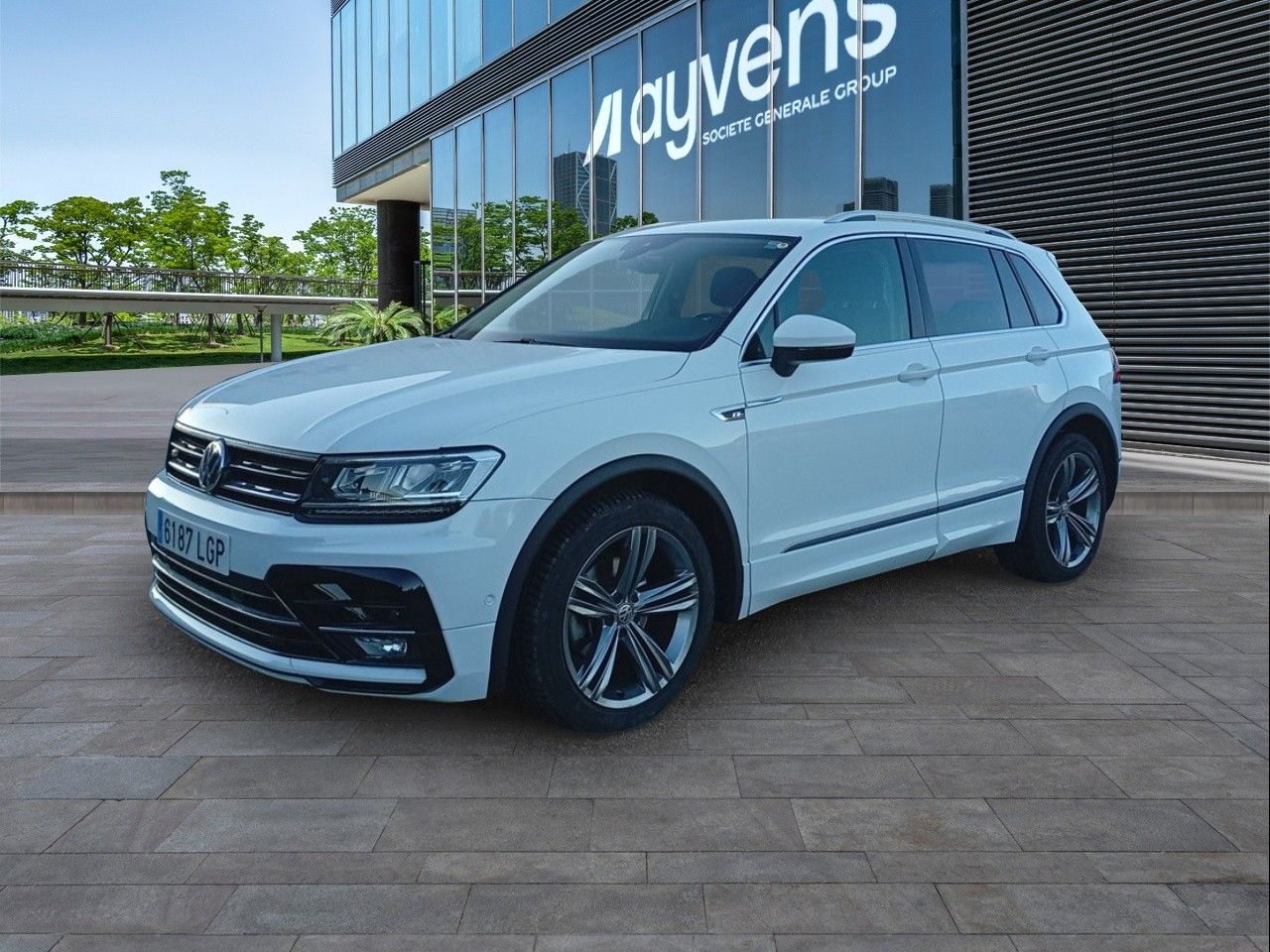 Renting VOLKSWAGEN TIGUAN Advance 2.0 TDI 110kW (150CV) DSG