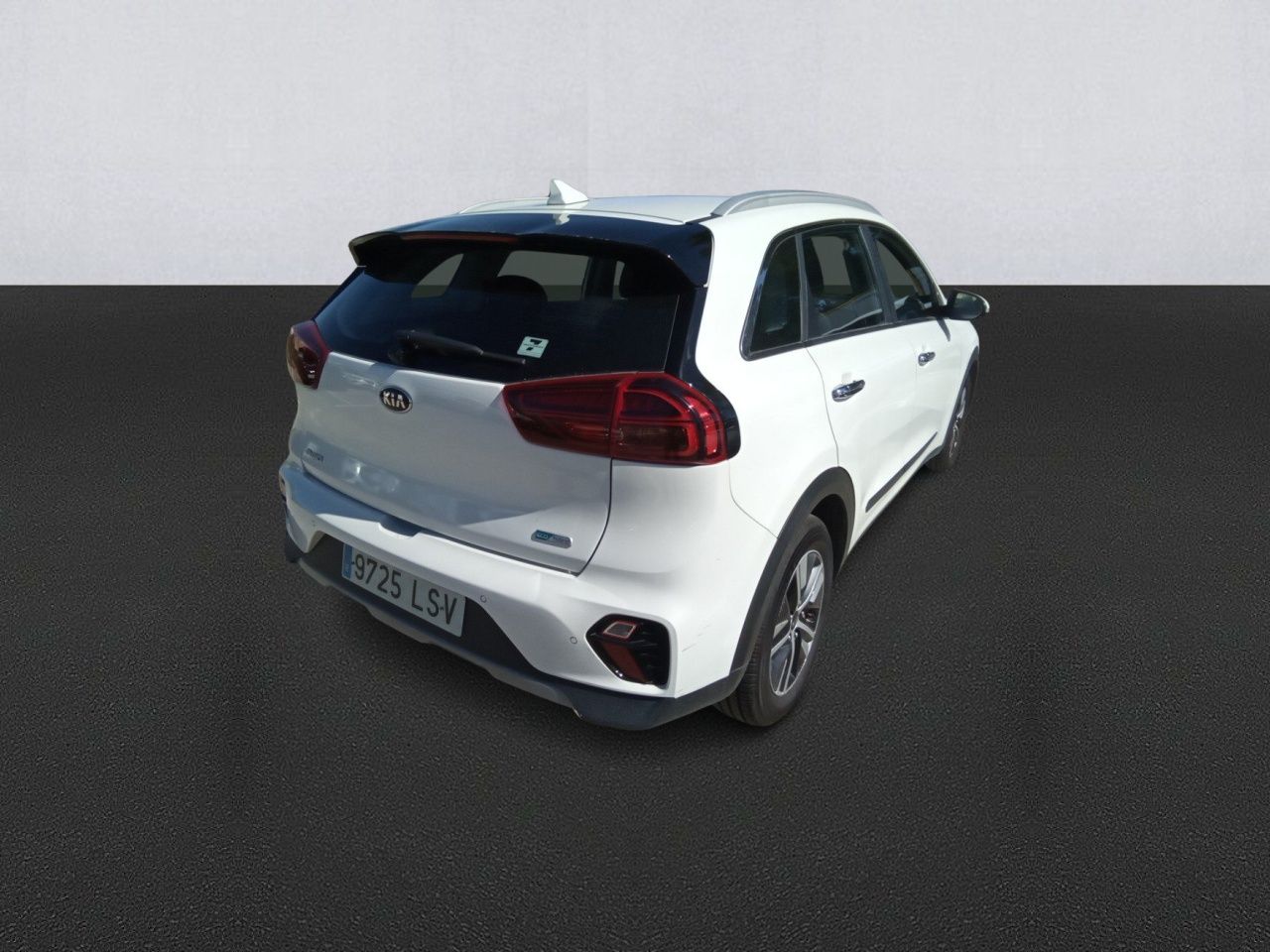 Renting KIA NIRO 1.6 GDi HEV 104kW (141CV) Drive