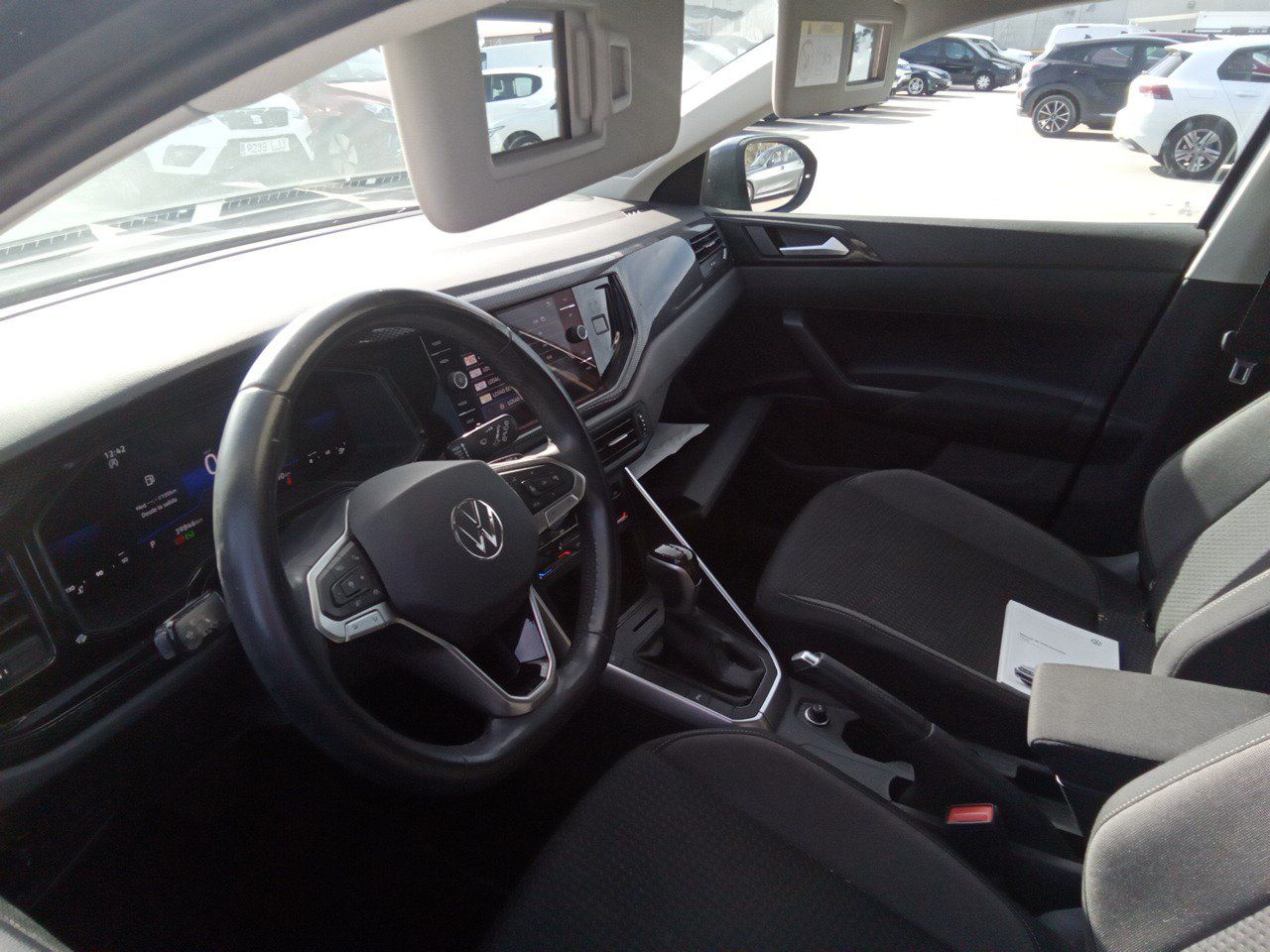 Renting VOLKSWAGEN TAIGO Life 1.0 TSI 81kW (110CV) DSG