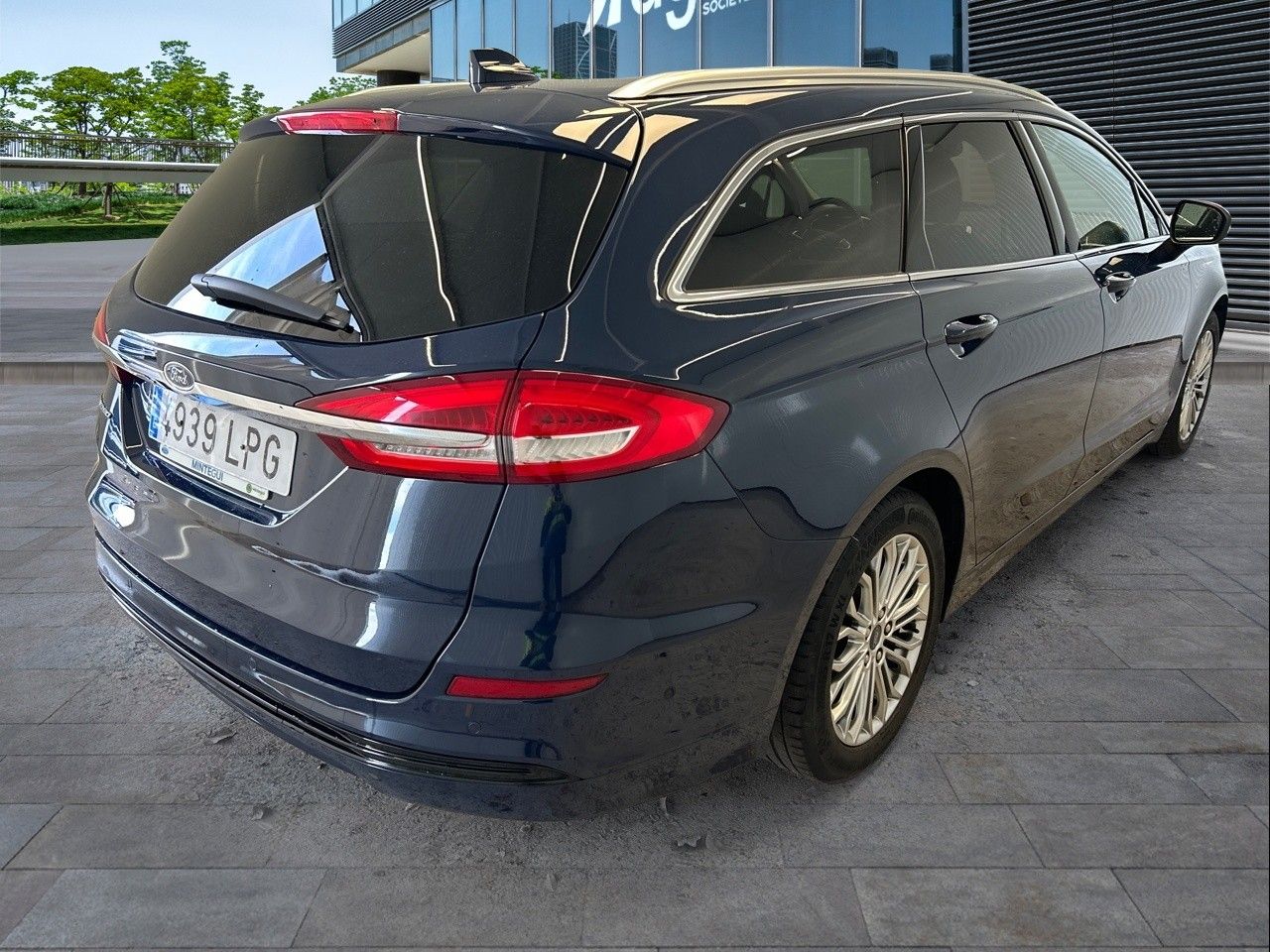 Renting FORD MONDEO 2.0 TDCi 110kW Titanium PowShift SB