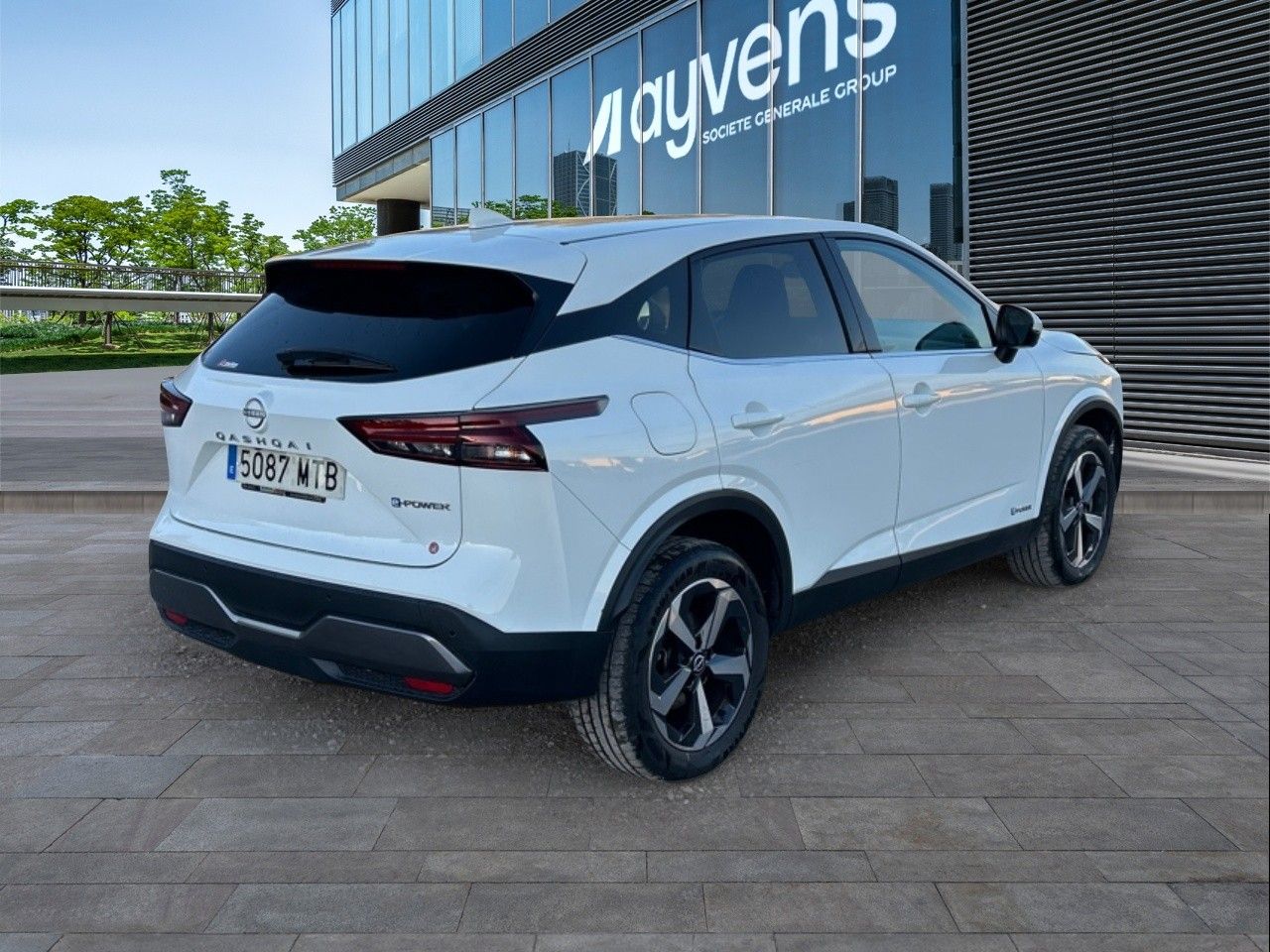 Renting NISSAN QASHQAI (O) E-POWER 140 KW (190 CV) N-Connecta