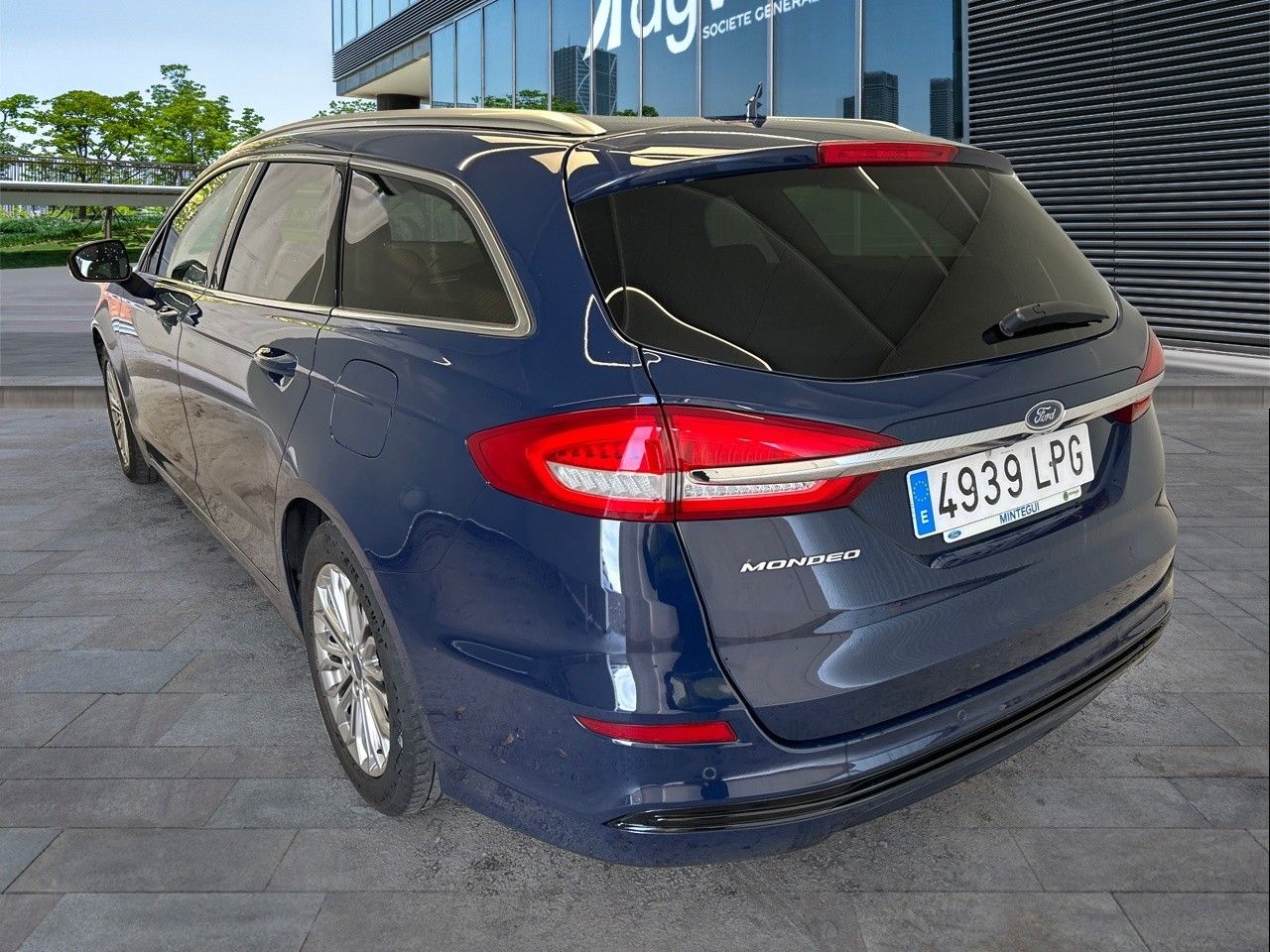 Renting FORD MONDEO 2.0 TDCi 110kW Titanium PowShift SB