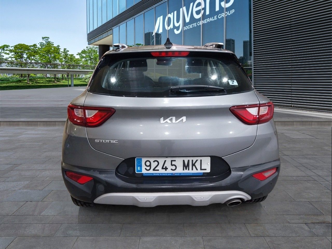Renting KIA STONIC 1.2 DPi 62kW (84CV) Drive