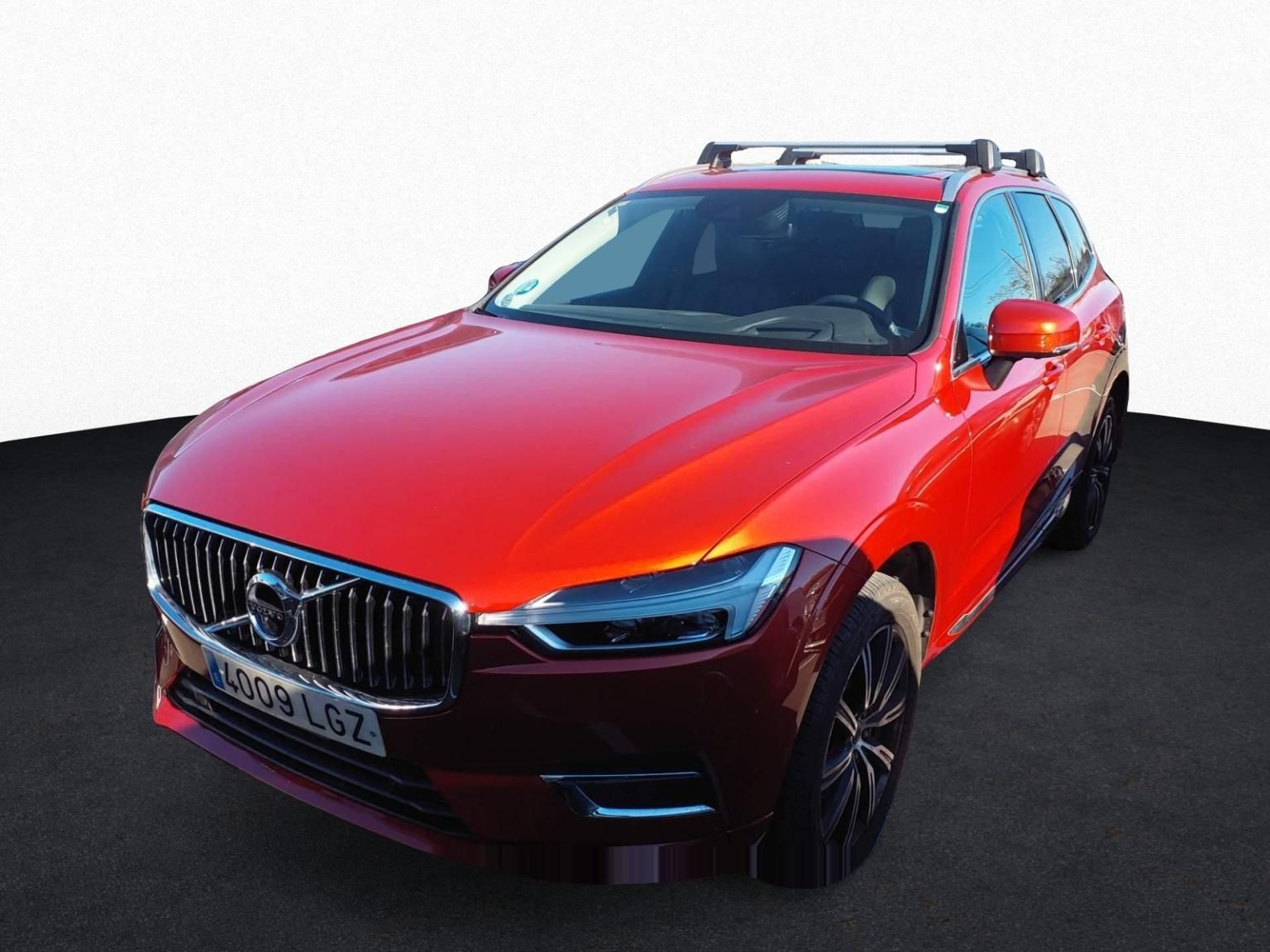 Renting VOLVO XC60 2.0 B5 D AWD Inscription Auto
