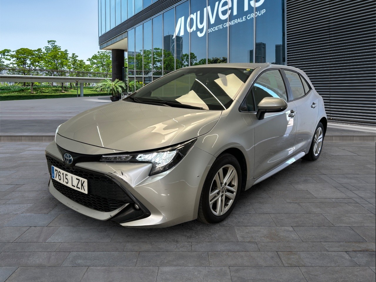 Renting TOYOTA COROLLA 1.8 125H ACTIVE TECH E-CVT