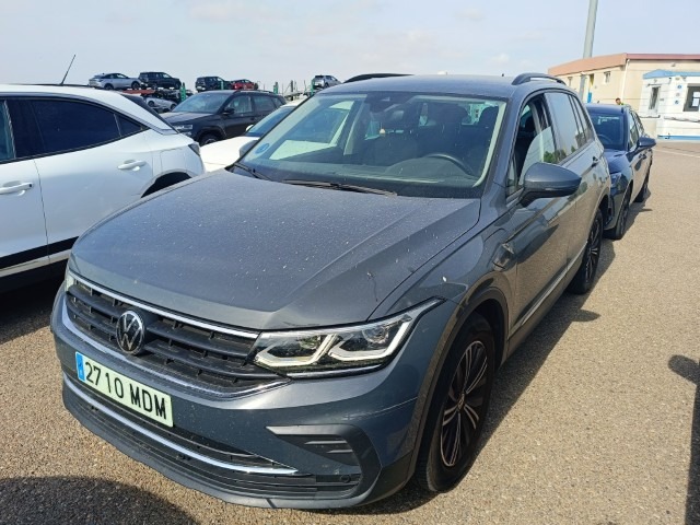 Renting VOLKSWAGEN TIGUAN Life 1.4 TSI eHybrid 180kW (245CV) DSG