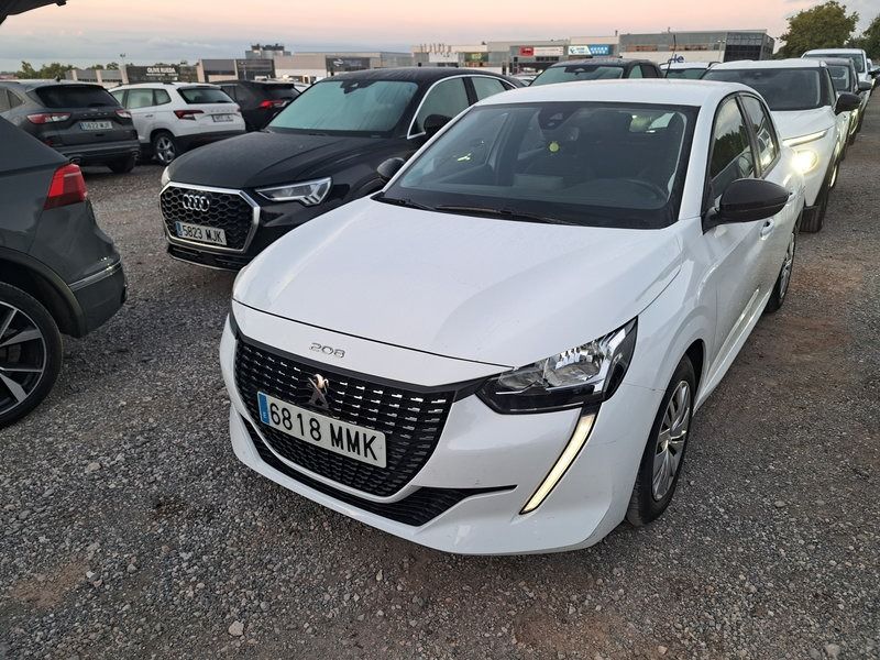 Renting PEUGEOT 208 (O) BlueHDi 73kW (100CV) Active