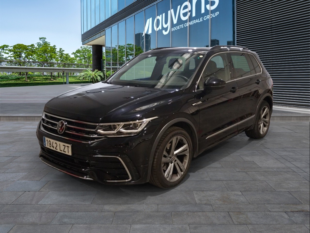 Renting VOLKSWAGEN TIGUAN R-Line 2.0 TDI 110kW (150CV) DSG