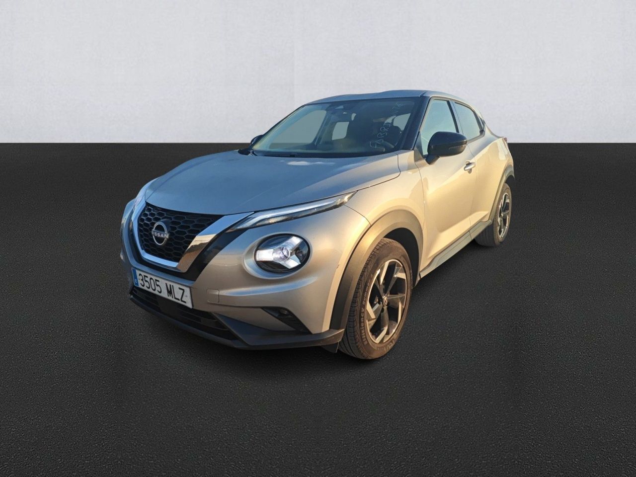 Renting NISSAN JUKE DIG-T 84 kW (114 CV) 6M/T Acenta