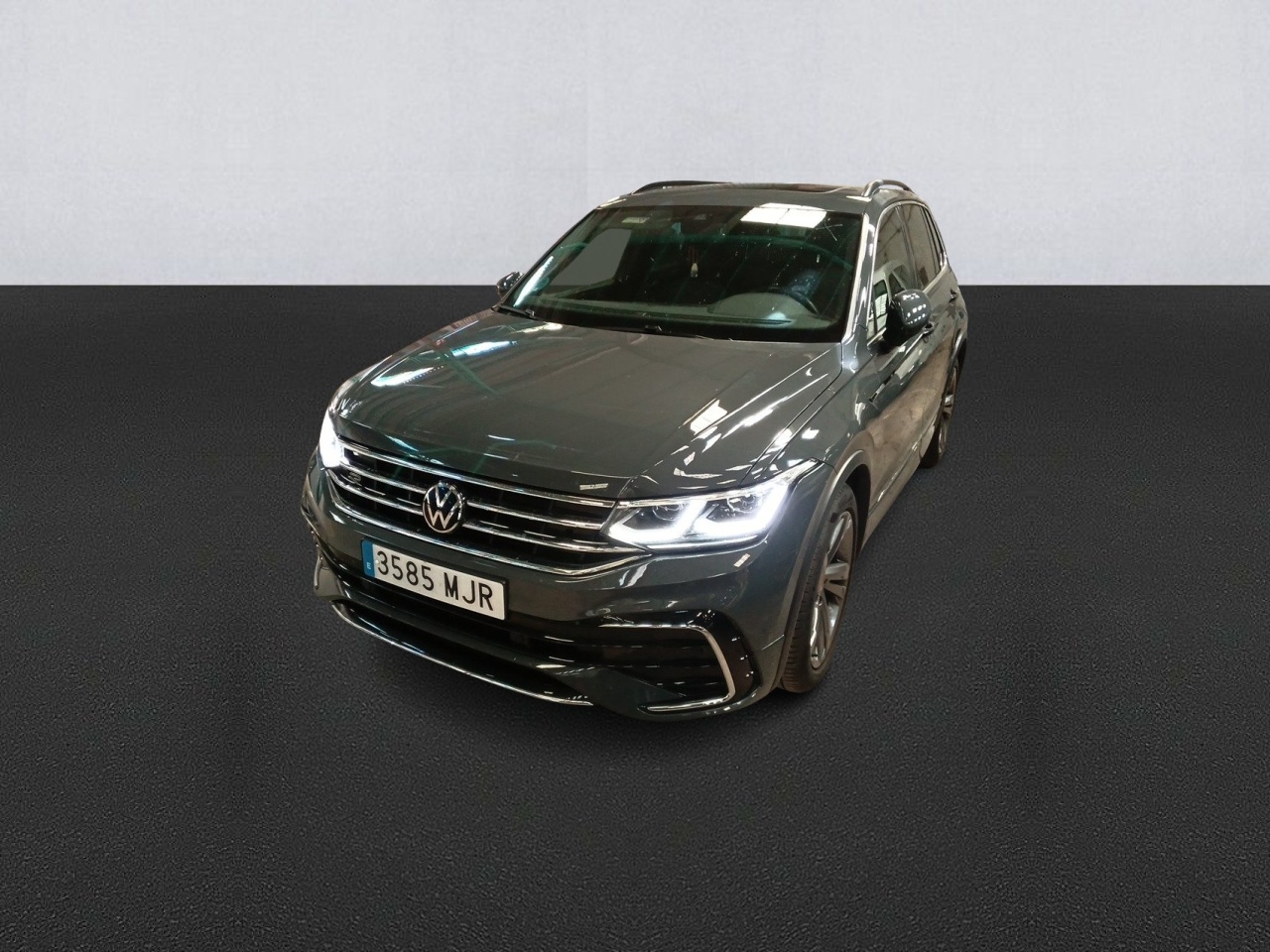 Renting VOLKSWAGEN TIGUAN R-Line 2.0 TDI 110kW (150CV) DSG