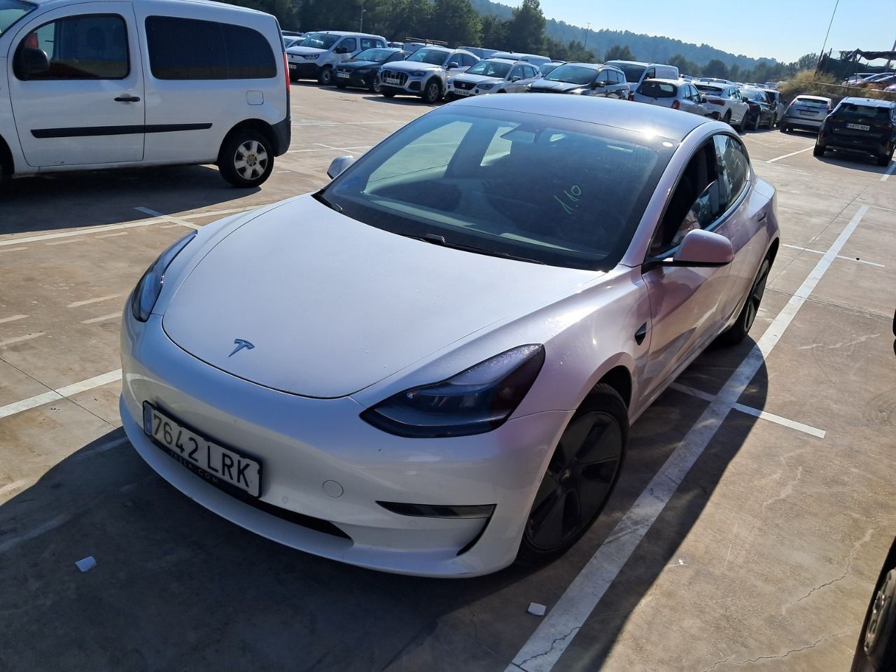 Renting TESLA MODEL 3 Gran Autonomía 4WD