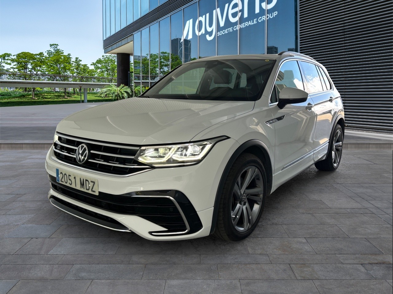 Renting VOLKSWAGEN TIGUAN R-Line 2.0 TDI 110kW (150CV) DSG