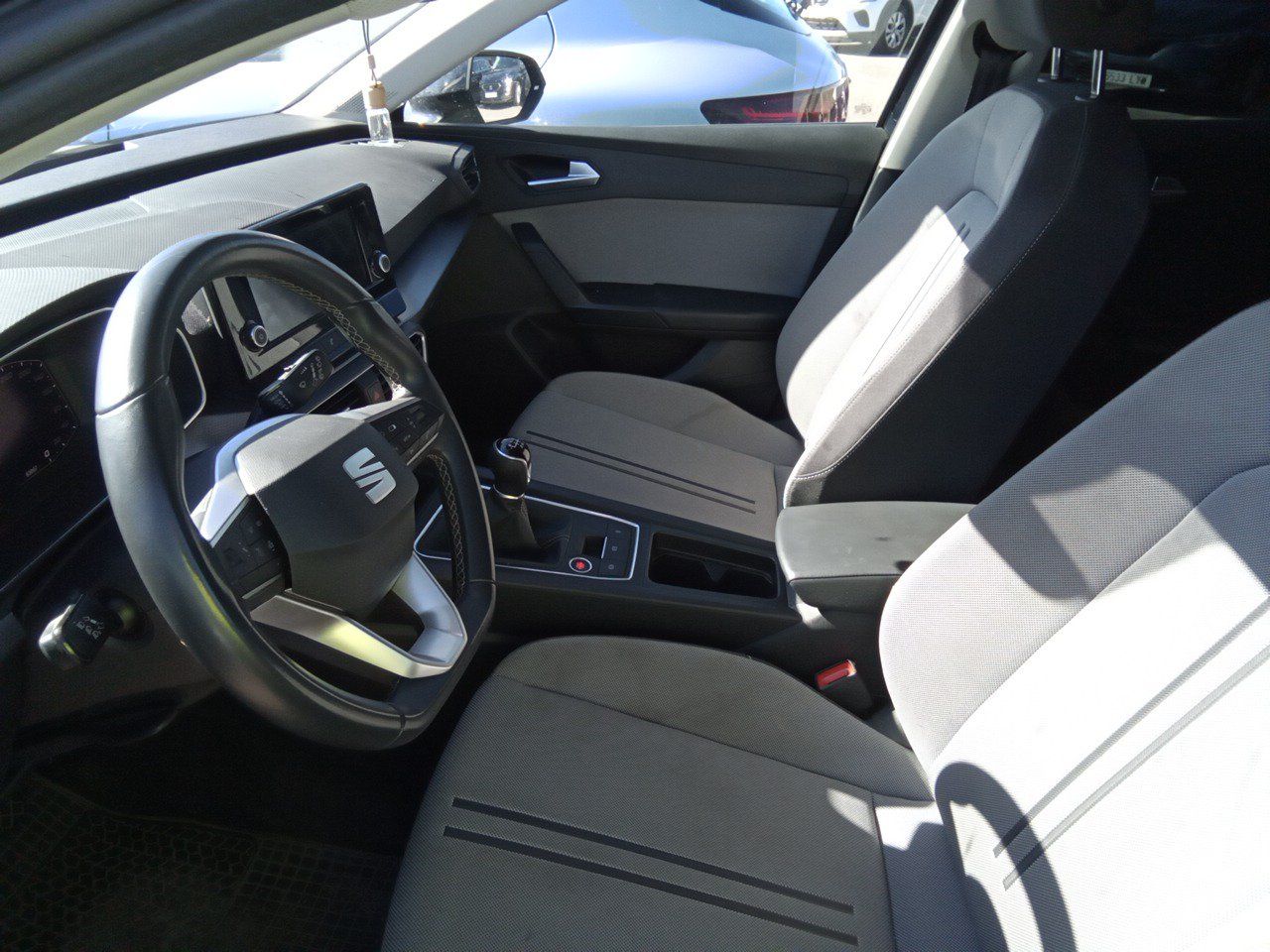 Seat León 5334 LYM, foto 7 de 8, foto real