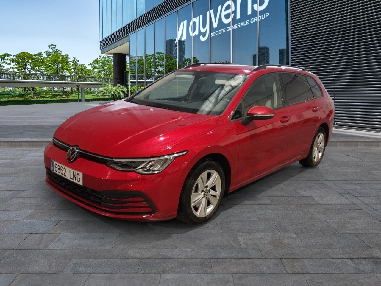 Renting VOLKSWAGEN GOLF Life 2.0 TDI 85kW (115CV) Variant