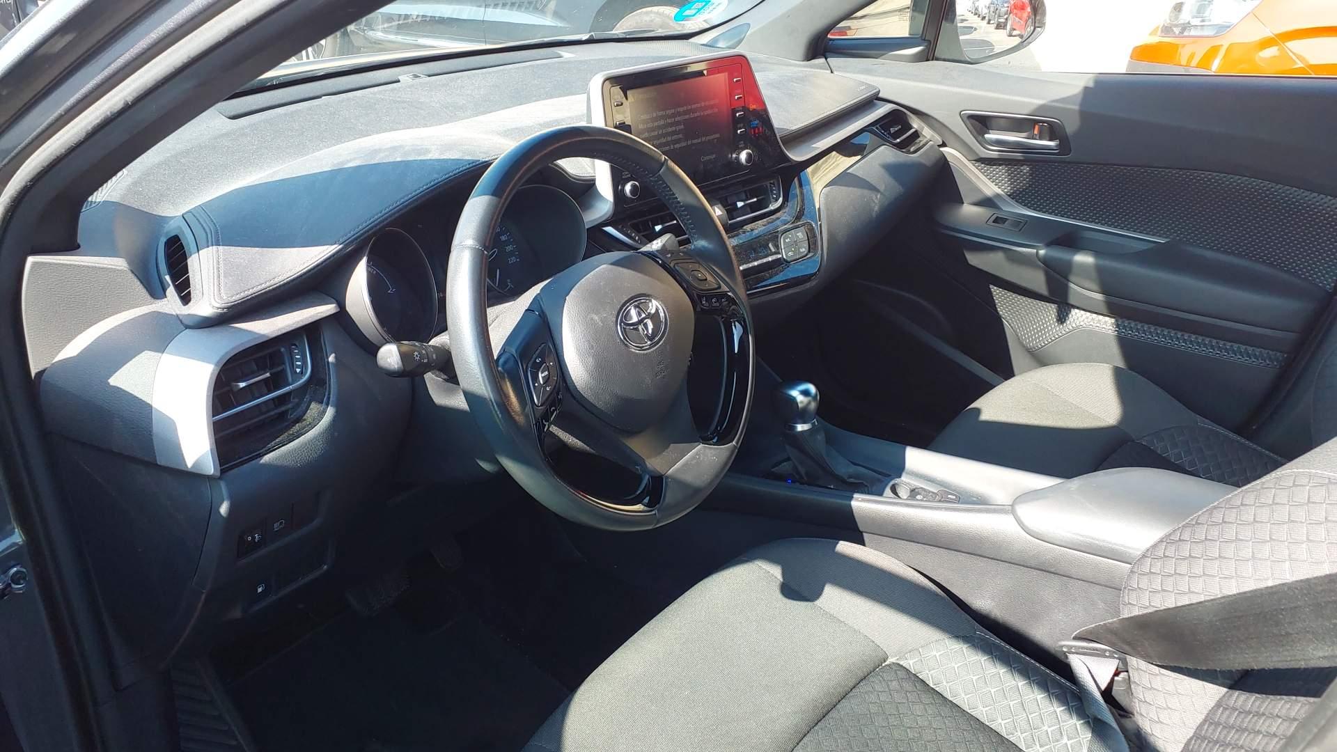 Toyota C-HR 0317 LZW, foto 5 de 8, foto real