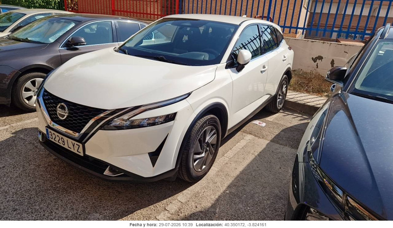 Renting NISSAN QASHQAI DIG-T 103kW (140CV) mHEV 4x2 Acenta