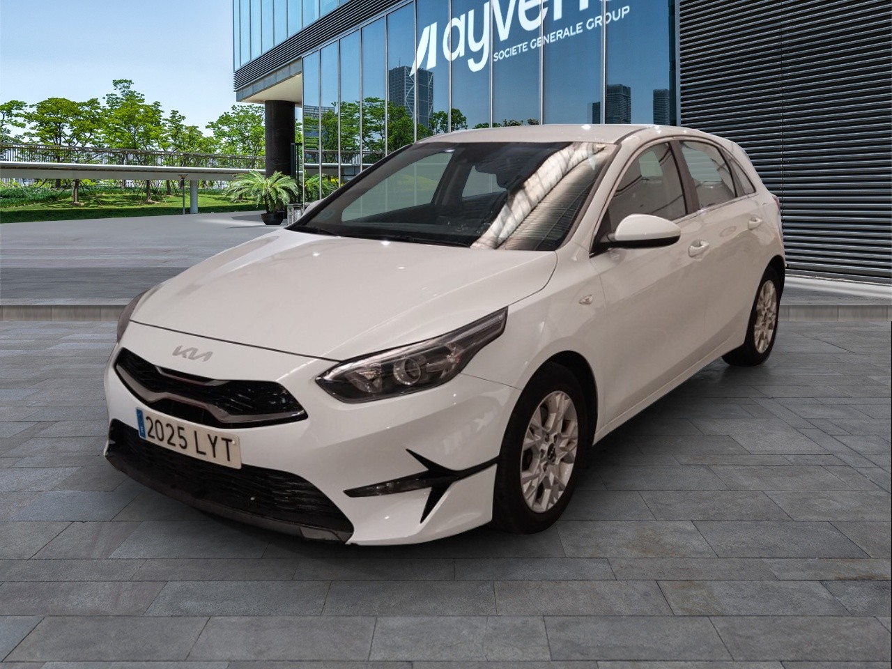 Renting KIA CEED 1.0 T-GDi 74kW (100CV) Drive