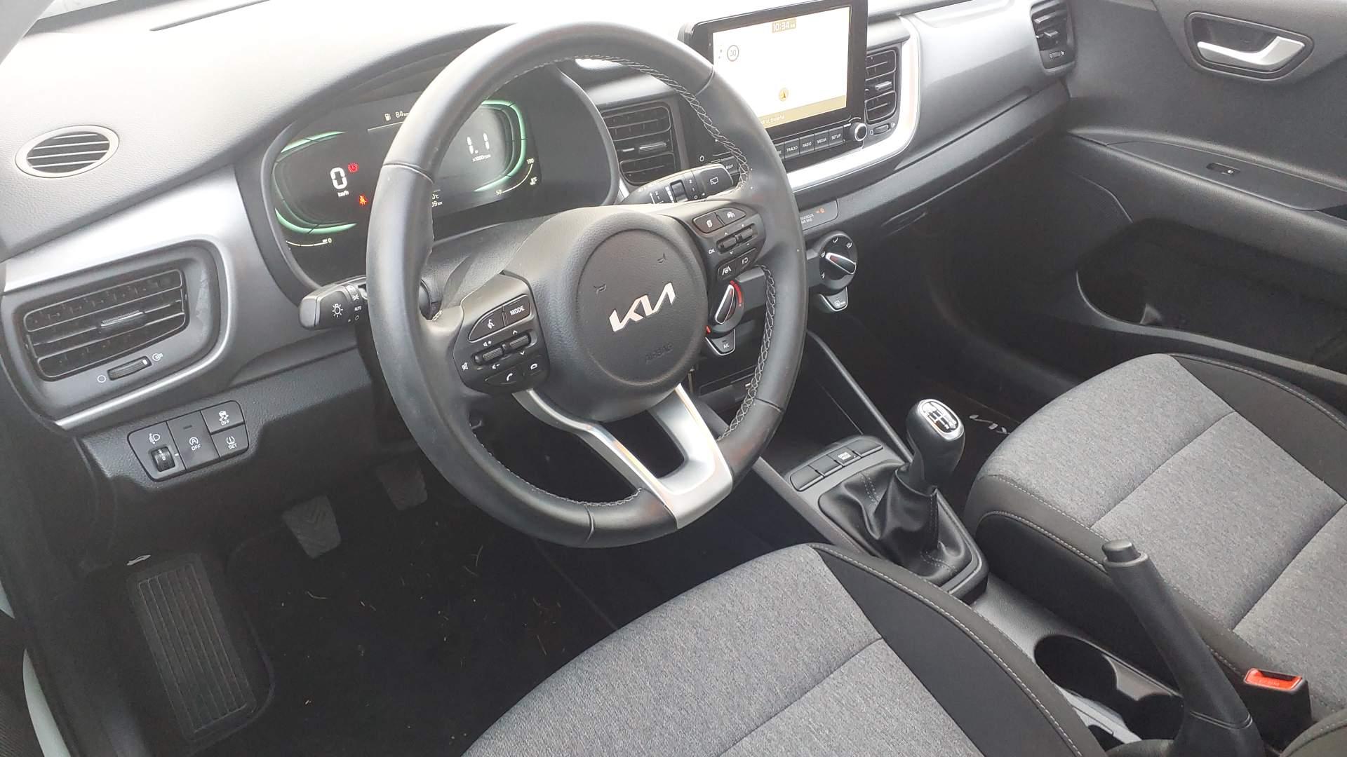 Kia Stonic 0857 NJD, foto 5 de 8, foto real