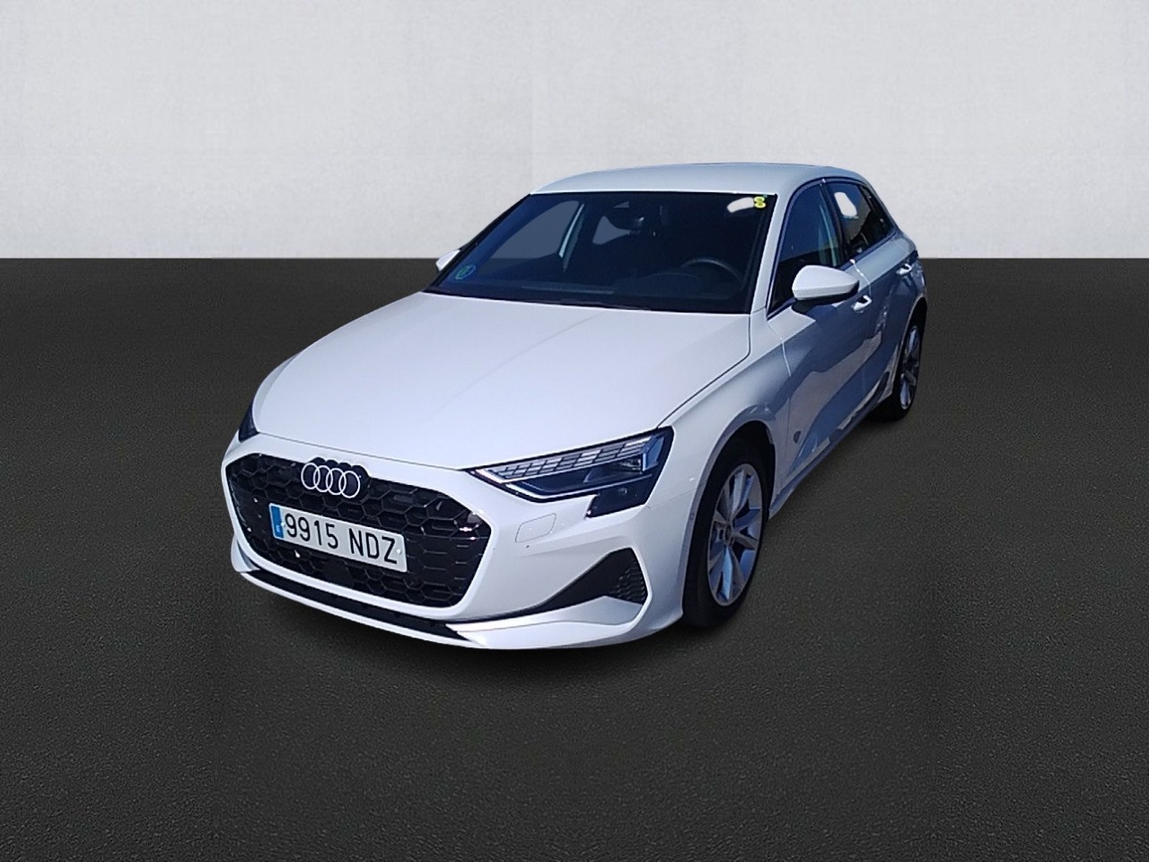 Renting AUDI A3 Sportback Advanced 35 TFSI 110kW S tron