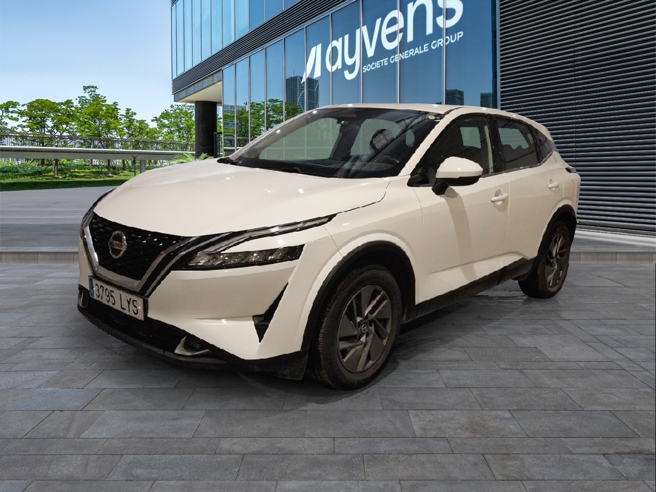 Renting NISSAN QASHQAI DIG-T 103kW (140CV) mHEV 4x2 Acenta
