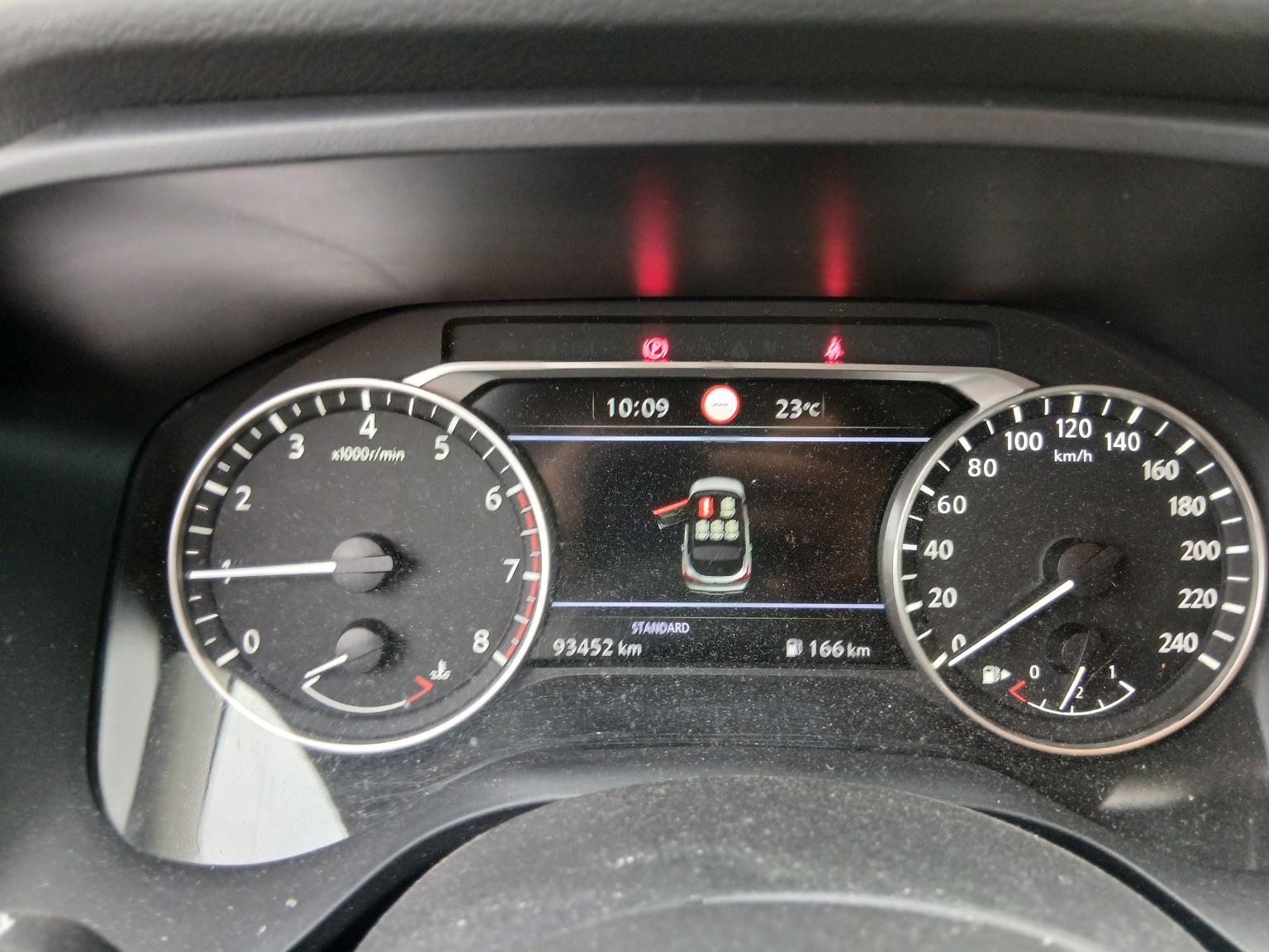 Nissan Qashqai 0483 LYM, foto 7 de 8, foto real