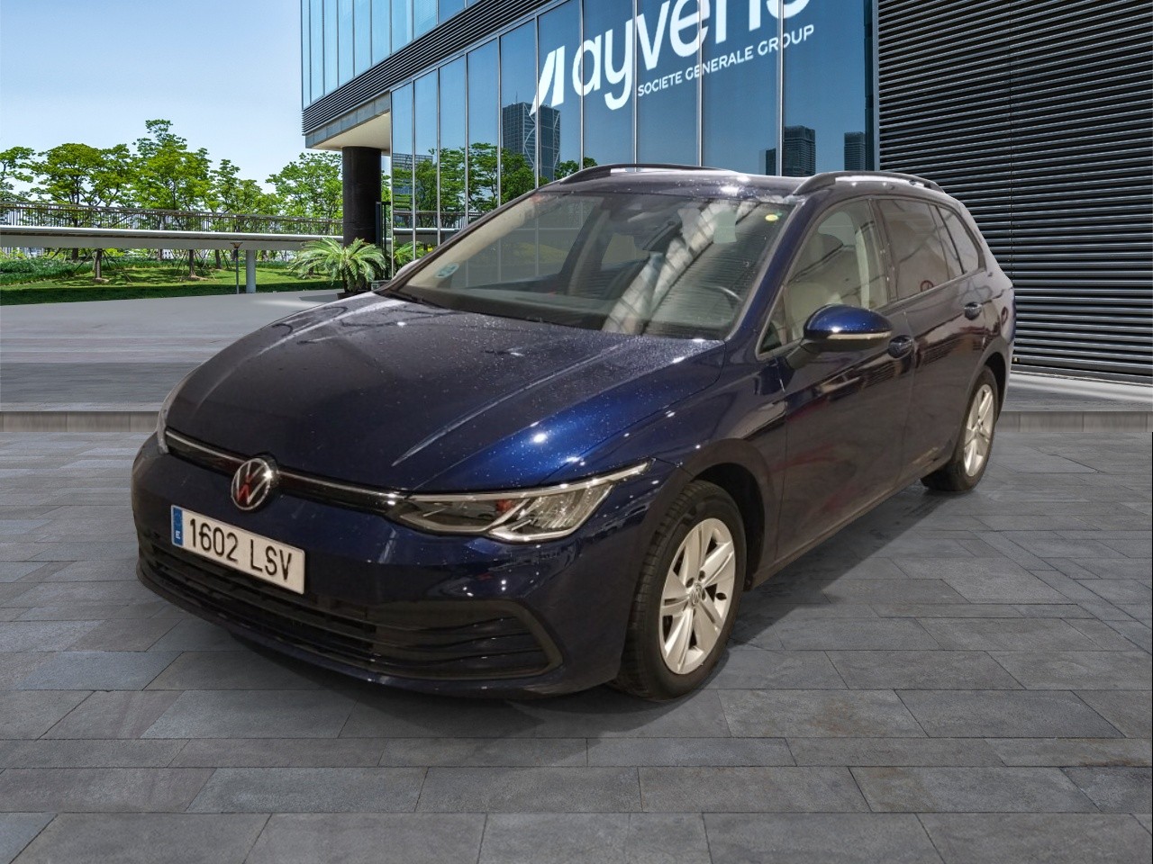 Renting VOLKSWAGEN GOLF Life 2.0 TDI 85kW (115CV) Variant