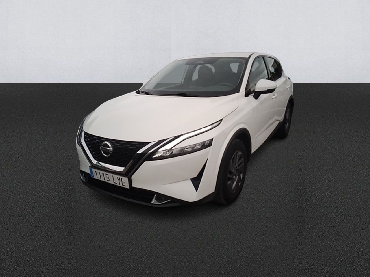Renting NISSAN QASHQAI DIG-T 103kW (140CV) mHEV 4x2 Acenta