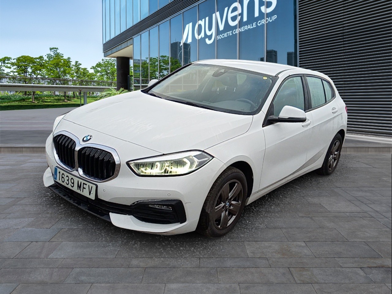 Renting BMW SERIES 1 116d