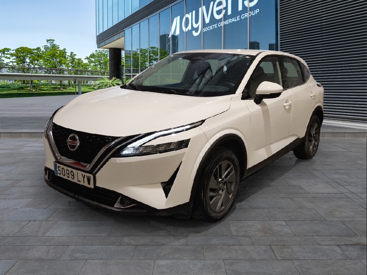 Renting NISSAN QASHQAI DIG-T 103kW (140CV) mHEV 4x2 Acenta